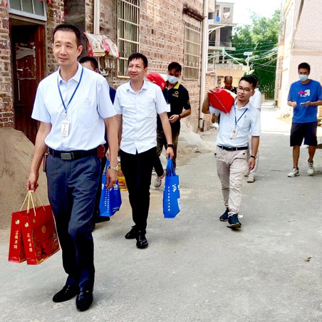 濃濃中秋情，慰問(wèn)暖人心---中秋節(jié)走訪(fǎng)送溫暖活動(dòng)