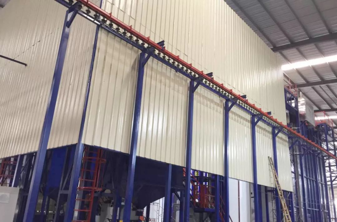 南方鋁業(yè)新立式粉末噴涂生產(chǎn)線